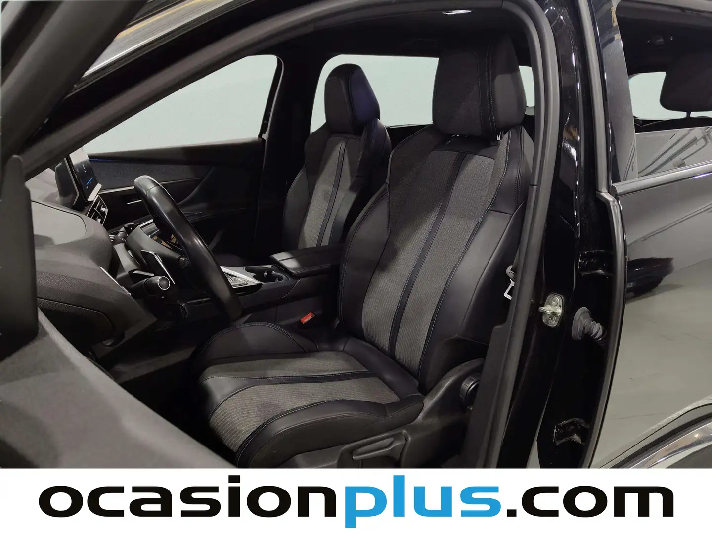 Foto Peugeot 5008 Peugeot 5008 PureTech 130 S&S Allure Pack EAT8  (130 CV) 7 Plazas