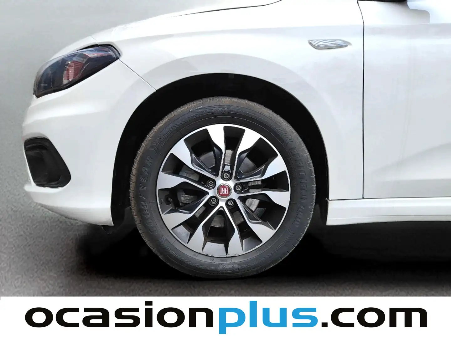 Foto Fiat Tipo Fiat Tipo 1.4 T-Jet Mirror (120 CV)