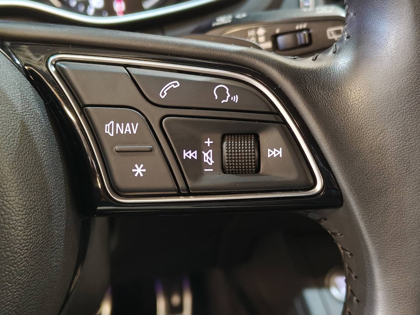 Foto Audi A4 Audi A4 Avant Black line edition 2.0 TDI (150 CV) S tronic