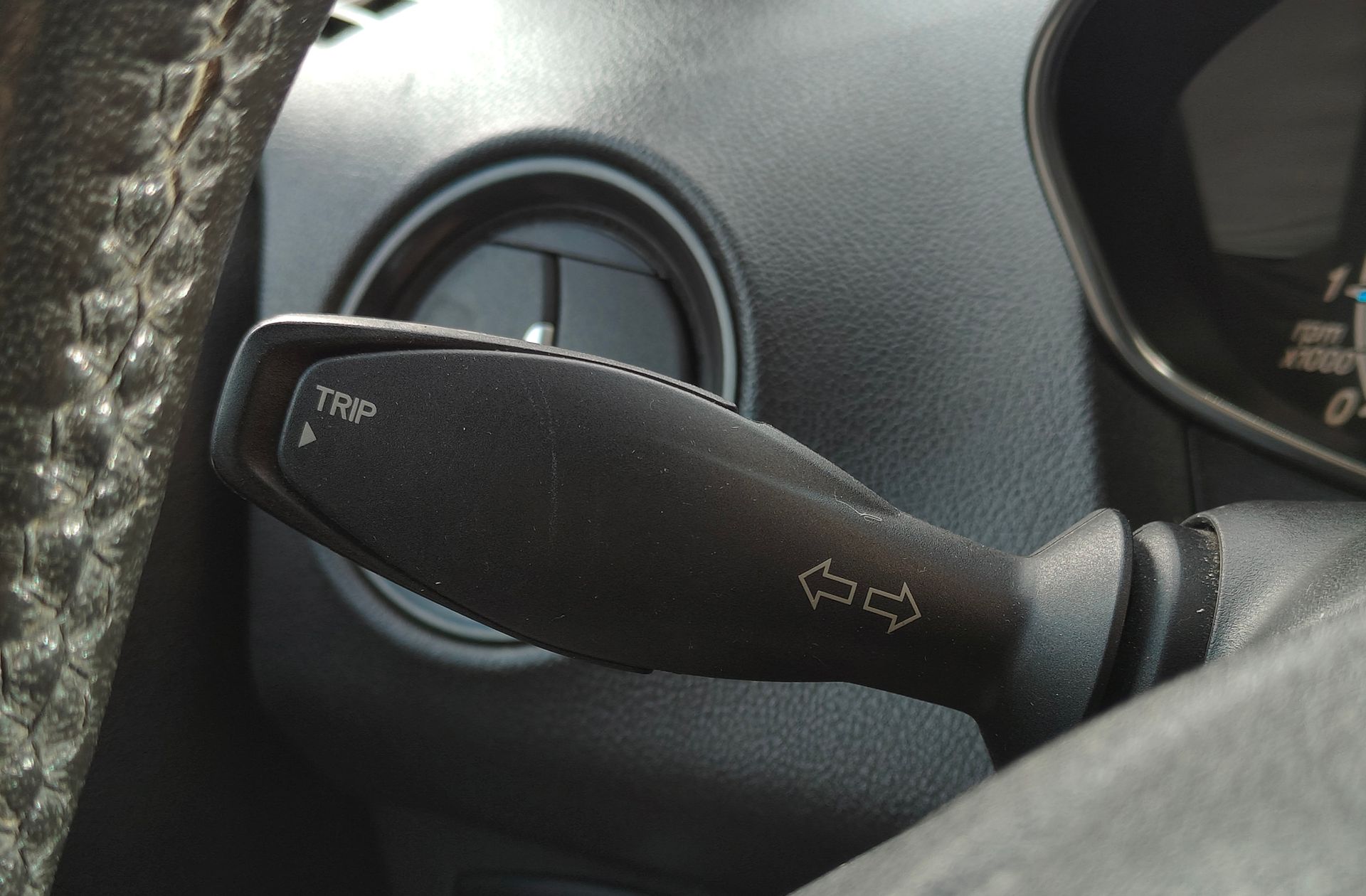 Ford Tourneo Courier 1.0 EcoBoost Titanium - foto 18
