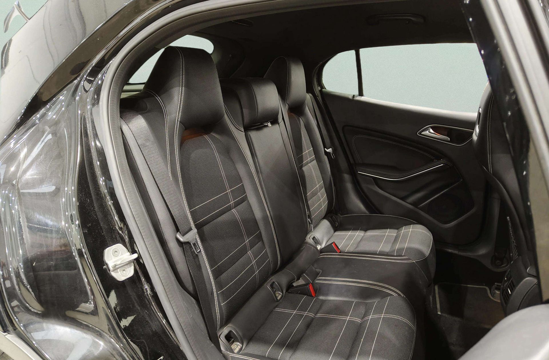 Mercedes-Benz GLA 220 d Urban - foto 18