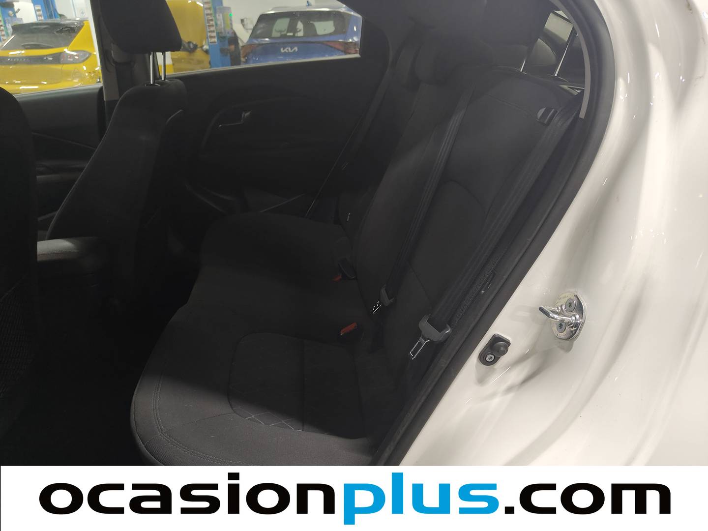 Foto asientos traseros KIA Rio KIA Rio 1.2 CVVT x-Tech Eco-Dynamics (84 CV)