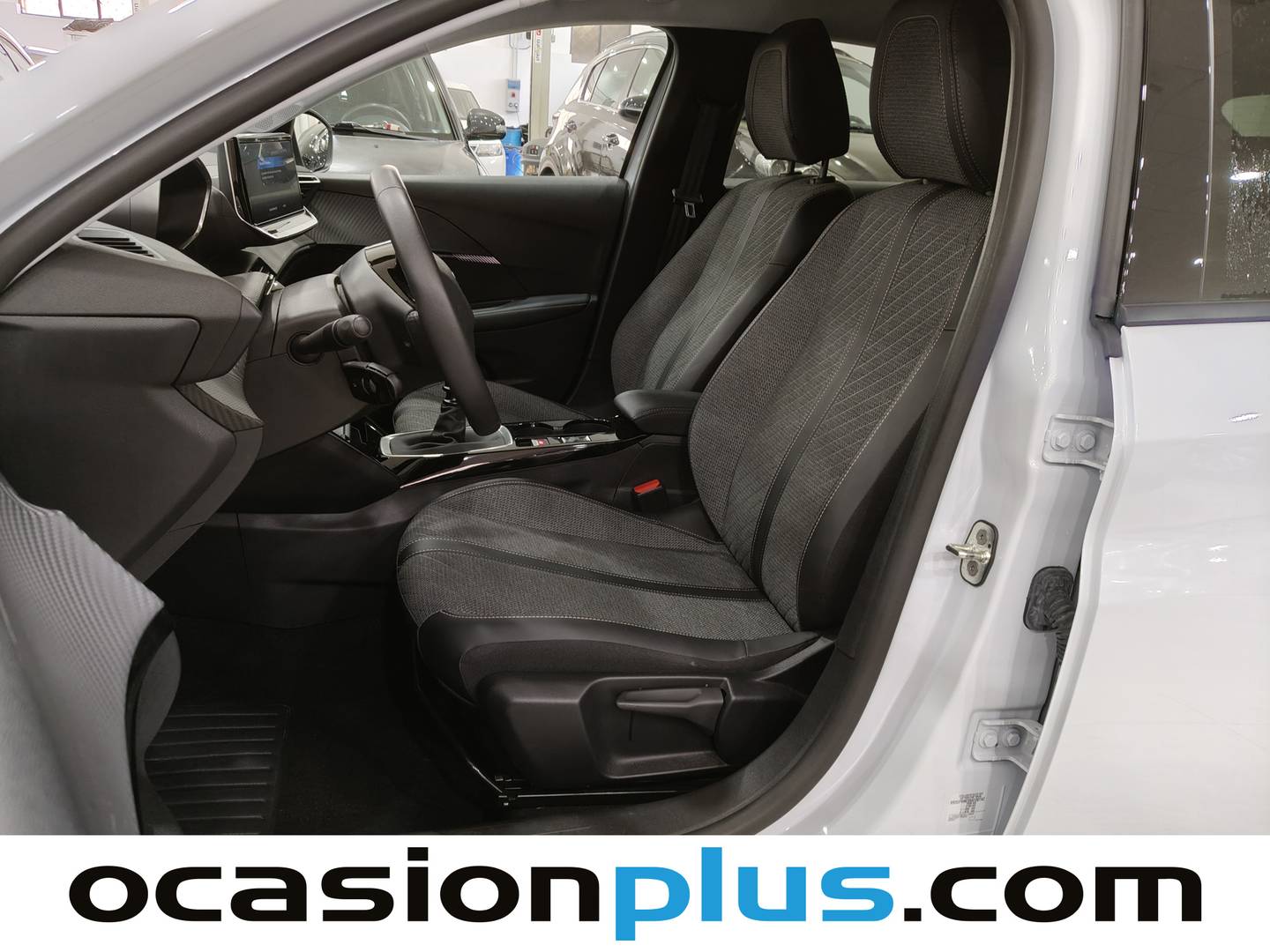 Foto asientos delanteros Peugeot 208 Peugeot 208 PureTech 100 Allure (100 CV)