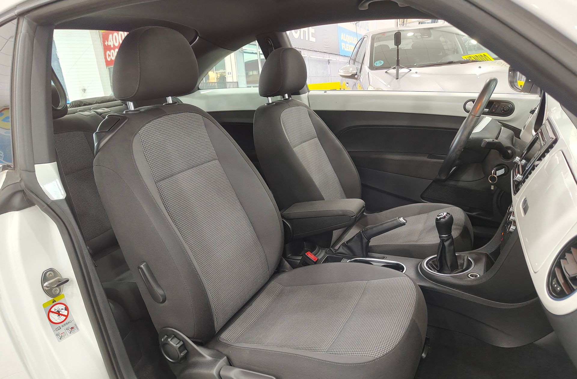Volkswagen Beetle 1.6 TDI Design - foto 18