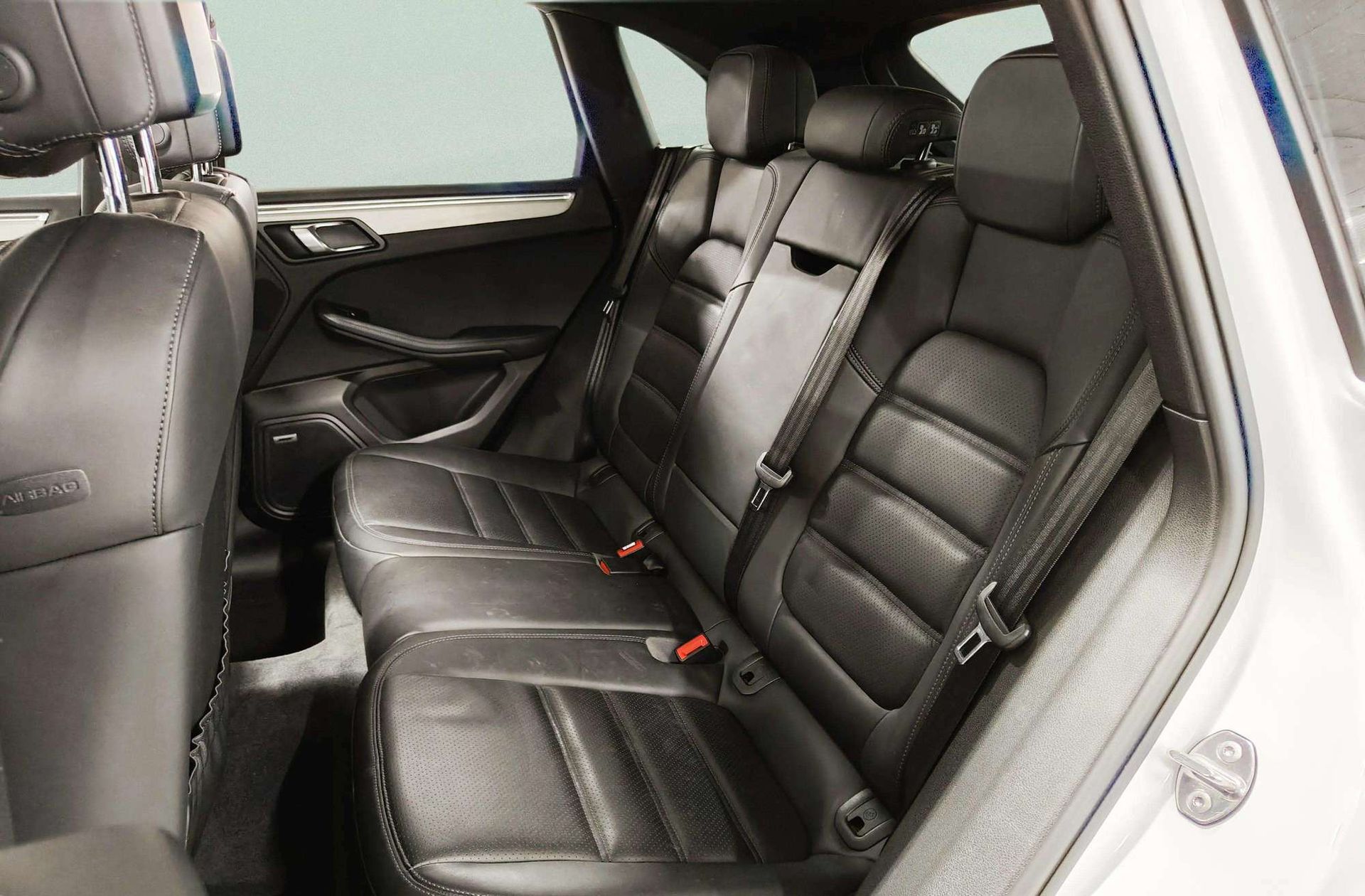 Porsche Macan Turbo - foto 21