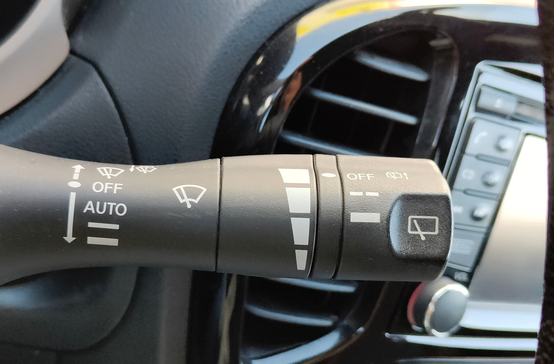 Nissan Juke dCi 110 N-Connecta 4x2 - foto 28