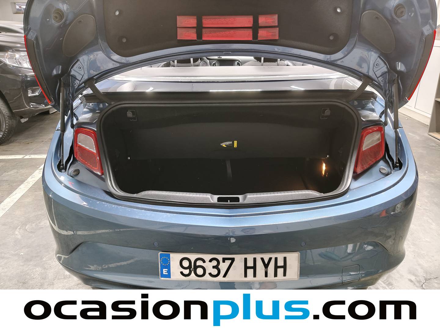 Fotos maletero Opel Cabrio Opel Cabrio 2.0 CDTi Excellence Auto (165 CV)