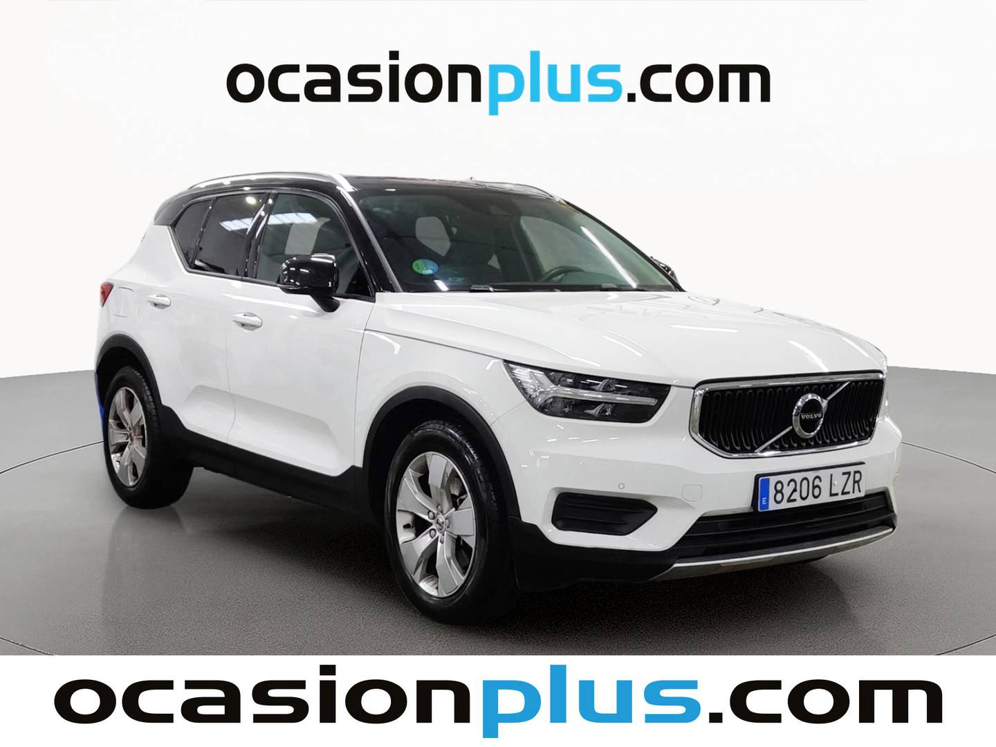 Foto delantera Volvo XC40 Volvo XC40 B3 G Momentum Pro Auto (163 CV) derecha
