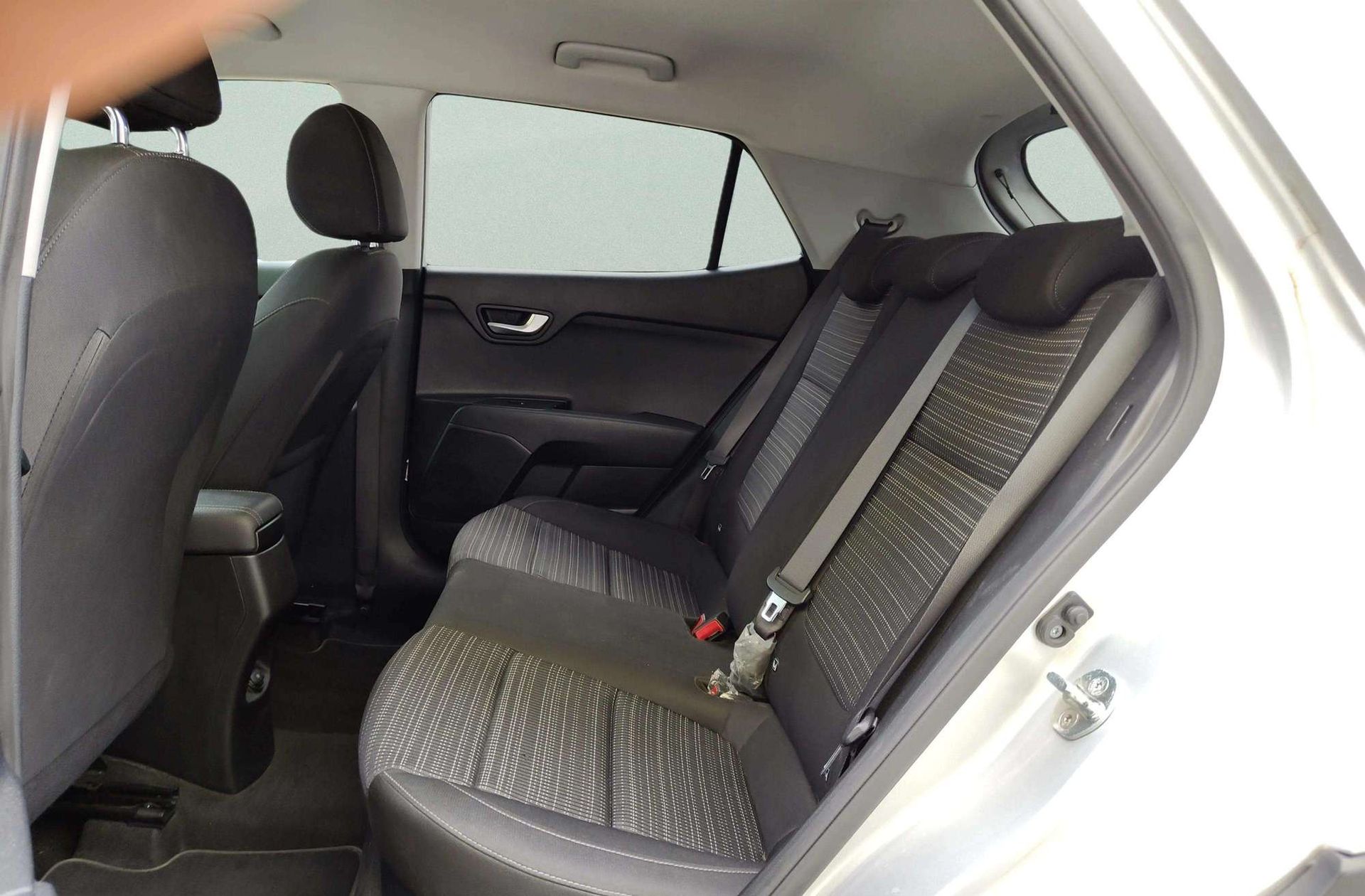 Kia Stonic 1.0 T-GDi Drive - foto 11