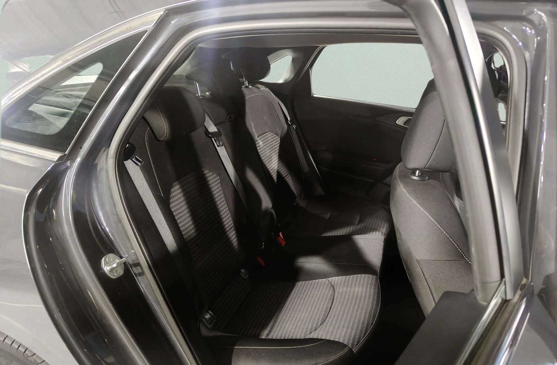 Kia Ceed 1.6 MHEV iMT Drive - foto 15