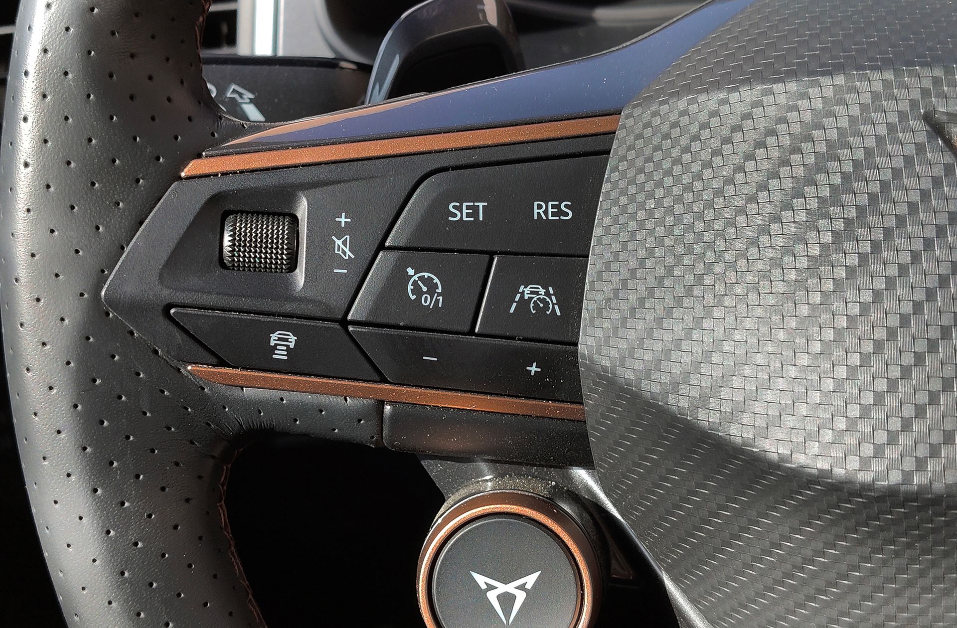 Cupra Ateca 2.0 TSI 4Drive DSG - foto 32