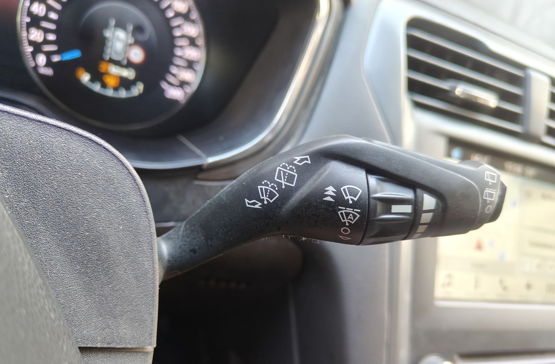 Ford Mondeo 1.5 EcoBoost Titanium Powershift - foto 27
