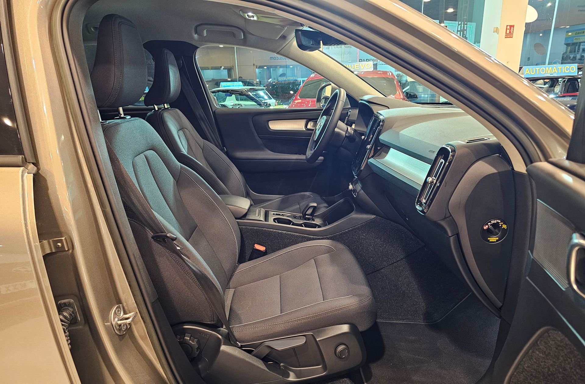Volvo XC40 T2 Core - foto 18