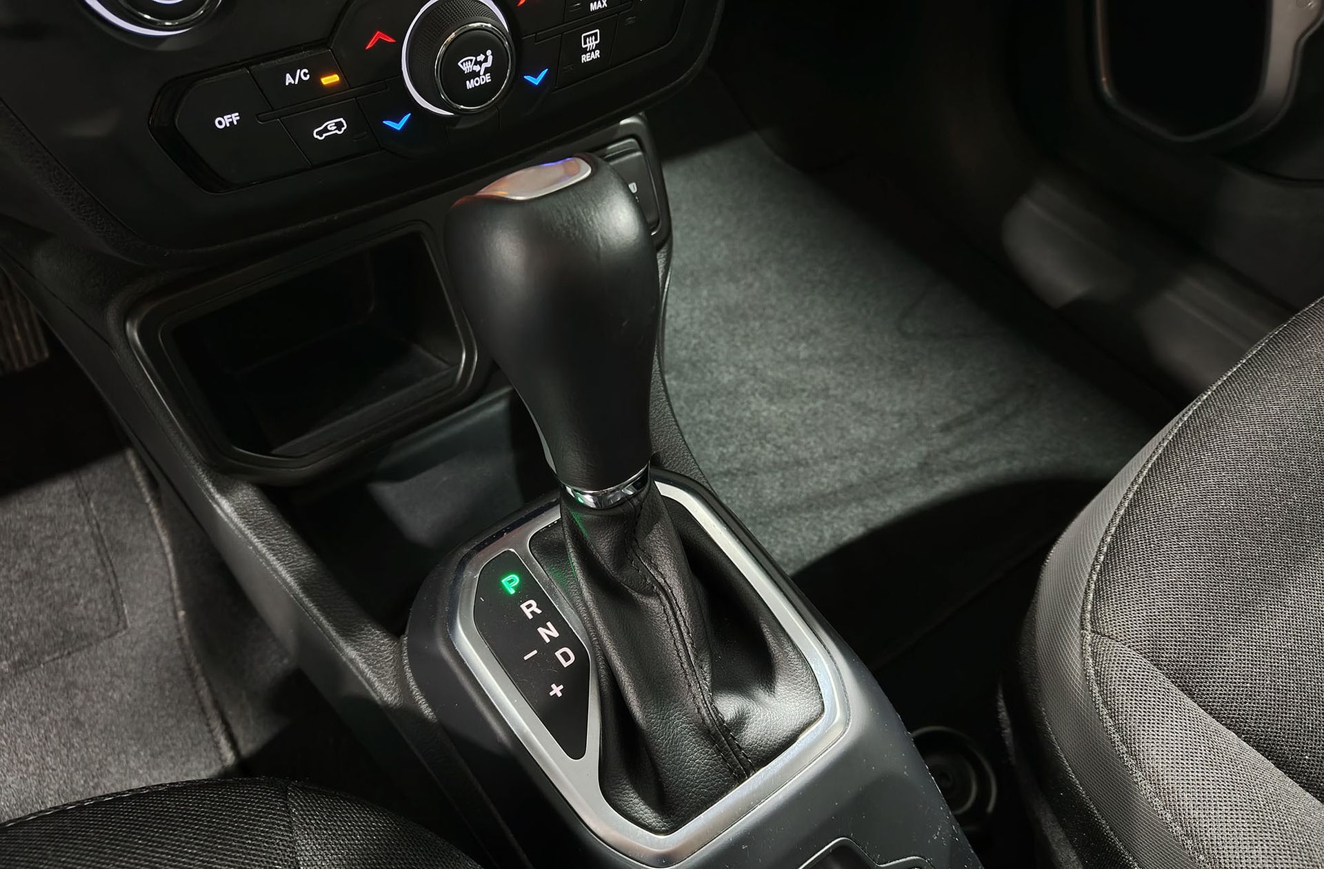 Jeep Renegade eHybrid 1.5 Limited ATX - foto 5