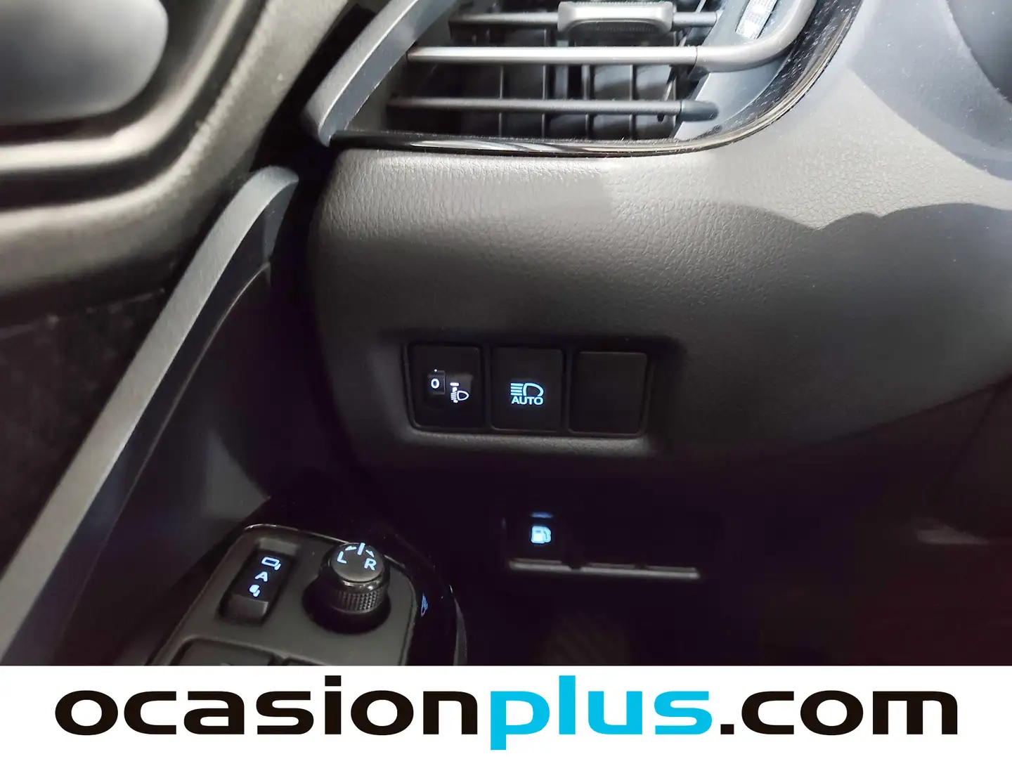 Foto Toyota C-HR Toyota C-HR 1.8 125H Advance (122 CV)