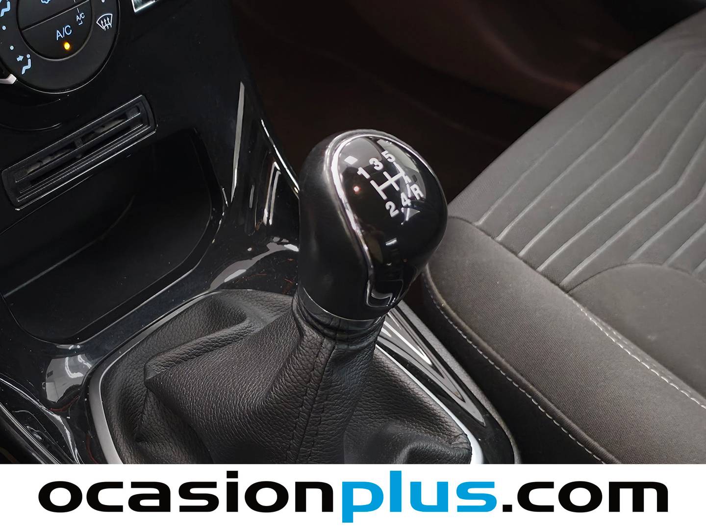 Extras y acabados del Ford Fiesta Ford Fiesta 1.0 EcoBoost Titanium (100 CV)