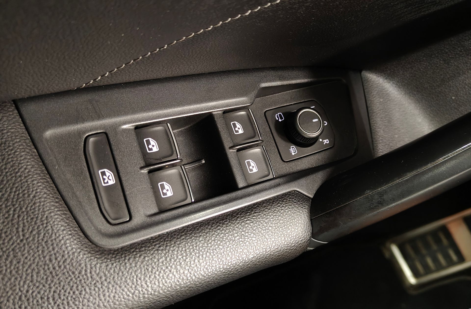 Volkswagen Tiguan Sport 1.5 TSI DSG - foto 35