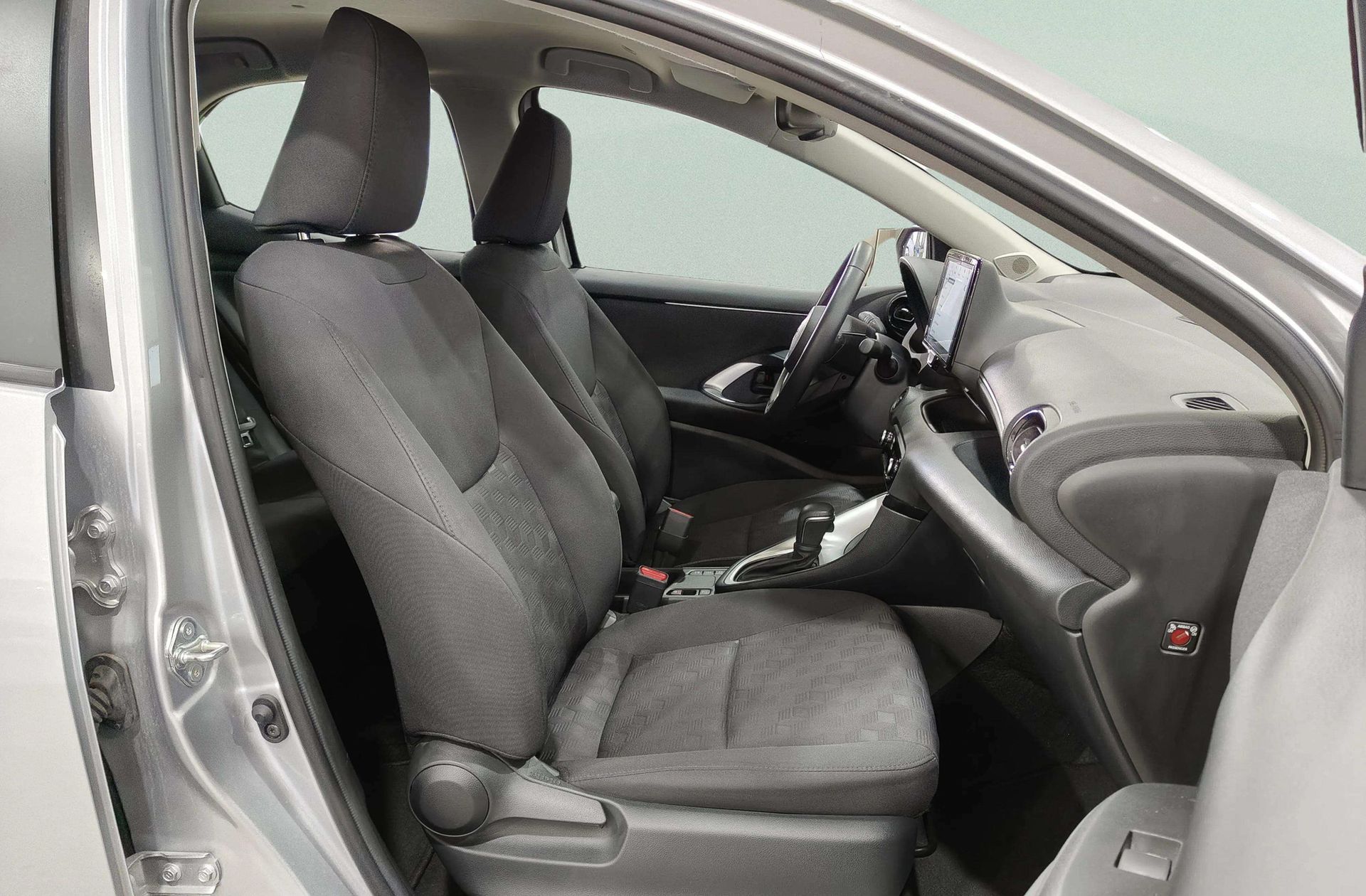 Toyota Yaris 120H Active Plus - foto 17