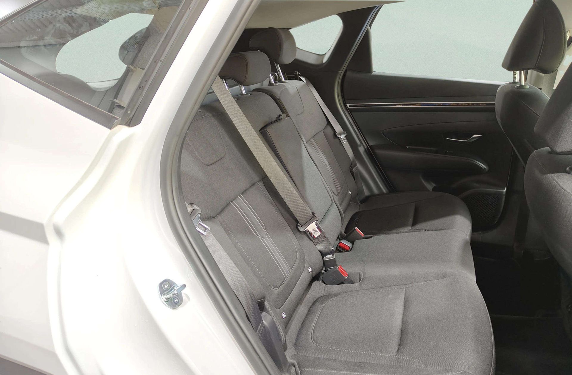 Hyundai Tucson 1.6 T-GDi 48V Maxx Sky - foto 18