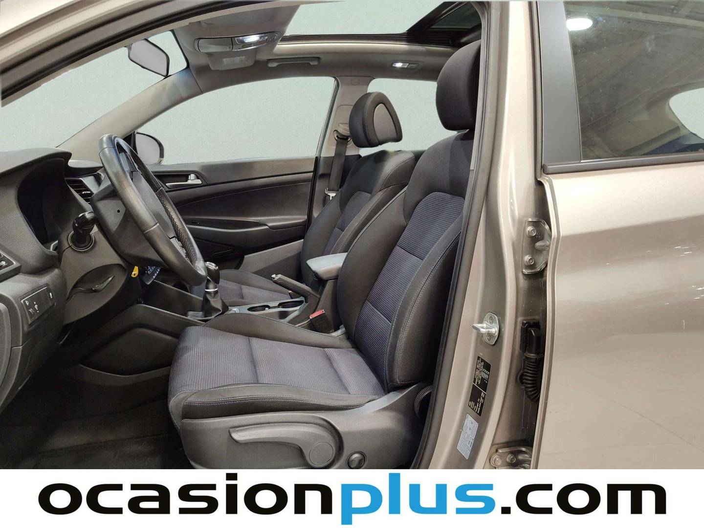 Foto asientos delanteros Hyundai Tucson Hyundai Tucson 1.7 CRDI BlueDrive Link Sky 4x2 (115 CV)