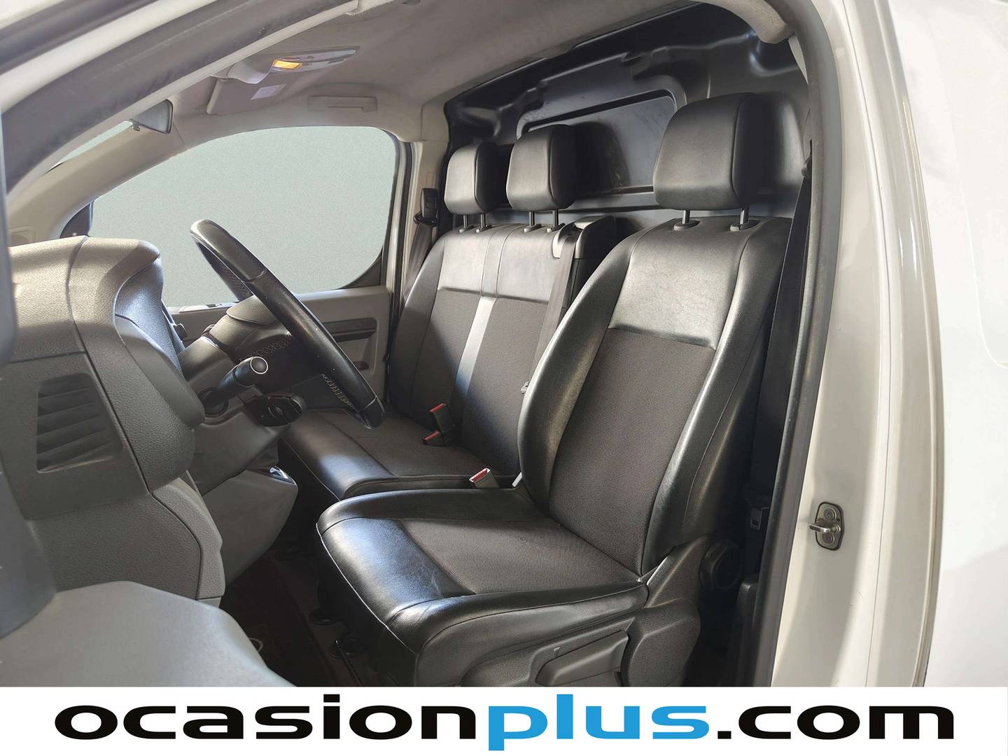 Foto asientos delanteros Opel Vivaro Opel Vivaro Furgon 2.0 D M Incrementada Innovation (122 CV)