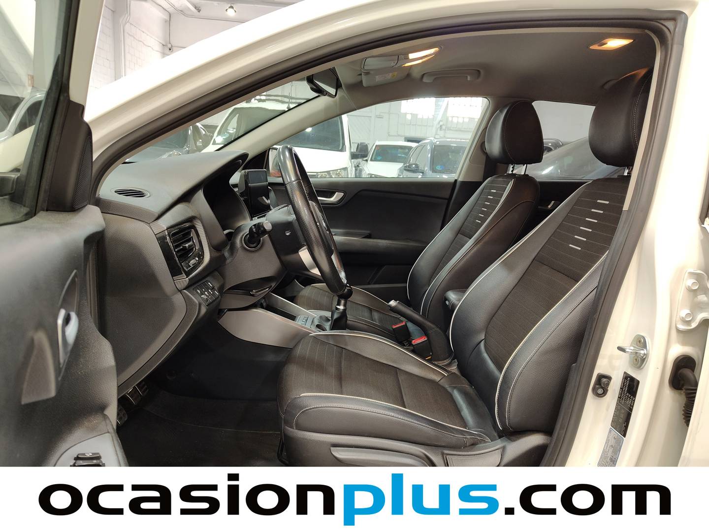 Foto asientos delanteros KIA Rio KIA Rio 1.2 DPi GT Line (84 CV)