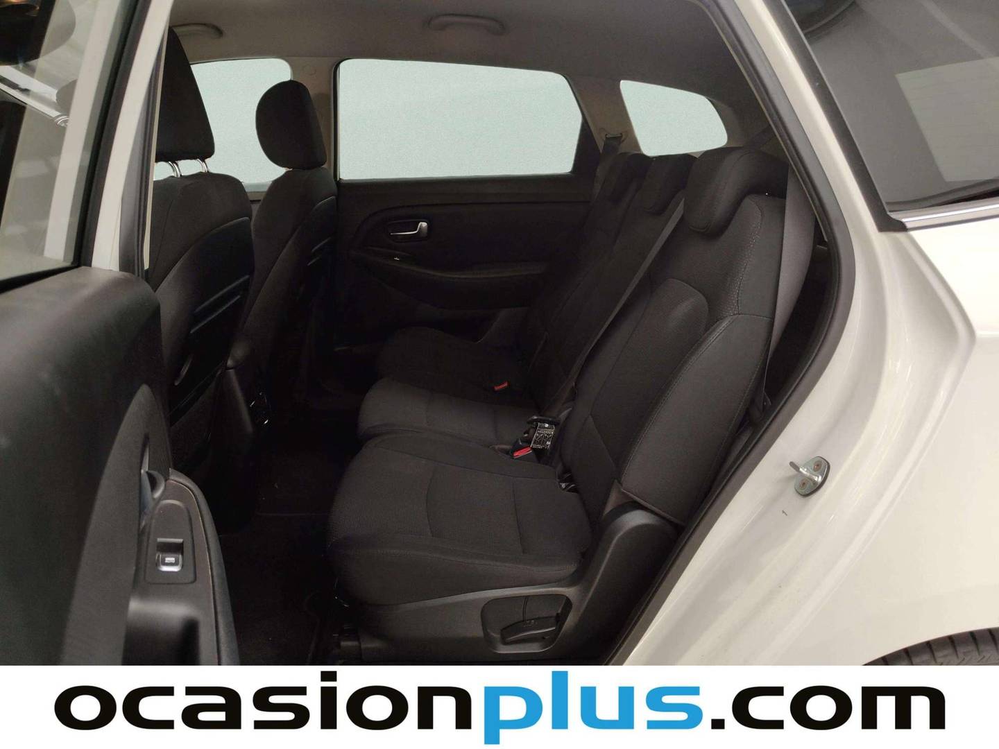 Foto asientos traseros KIA Carens KIA Carens 1.6 GDi UEFA Euro 2016 Eco-Dynamics (135 CV)