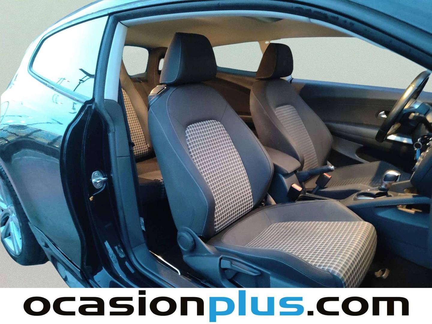 Foto Volkswagen Scirocco Volkswagen Scirocco R-Line 2.0 TDI BMT (150 CV) DSG