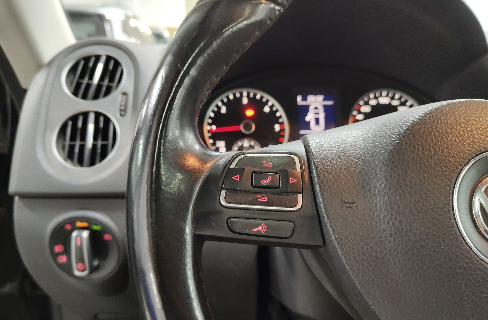 Volkswagen Tiguan T1 2.0 TDI BMT 4x2 - foto 29