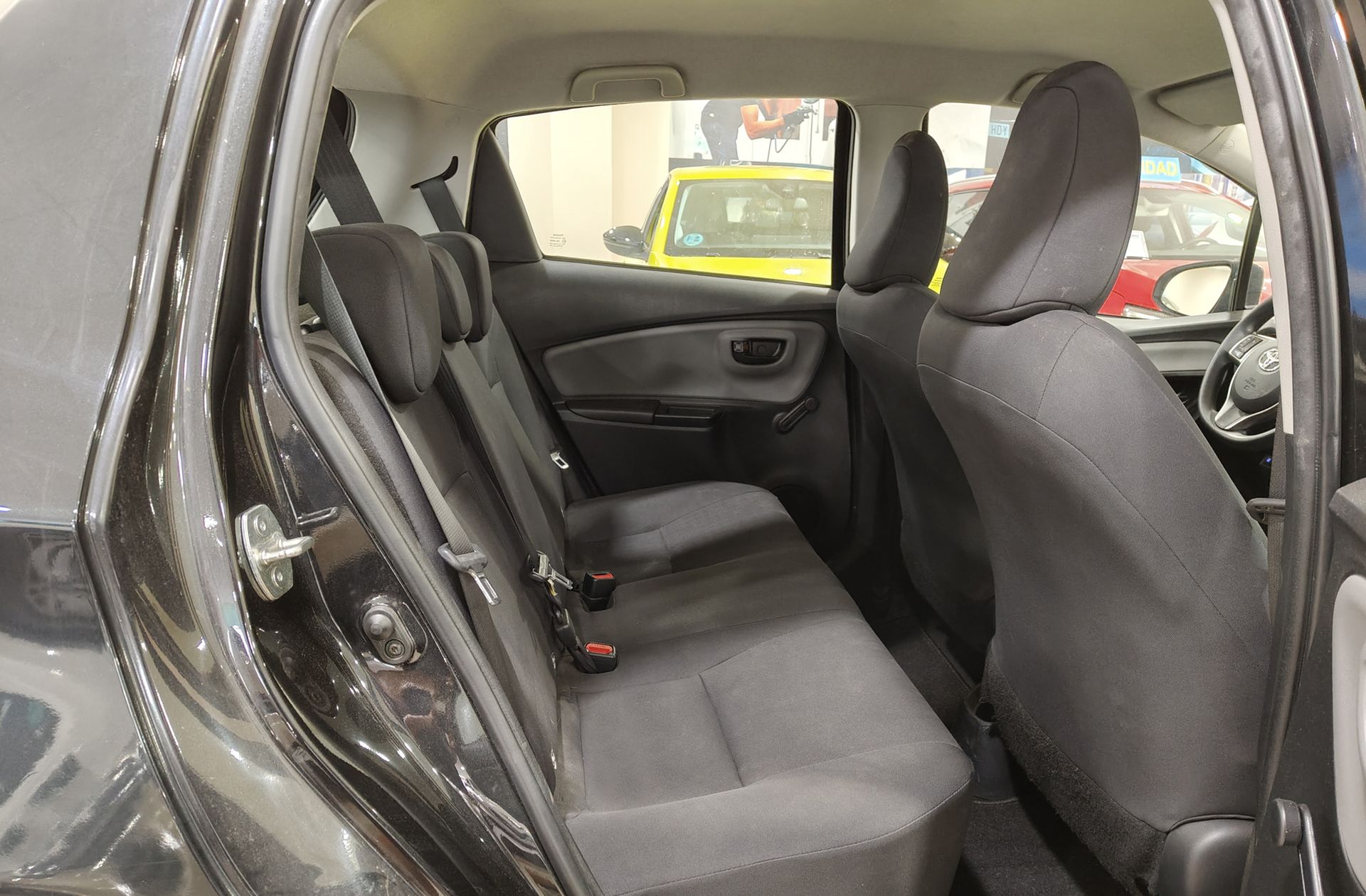 Toyota Yaris 1.0 Active - foto 13