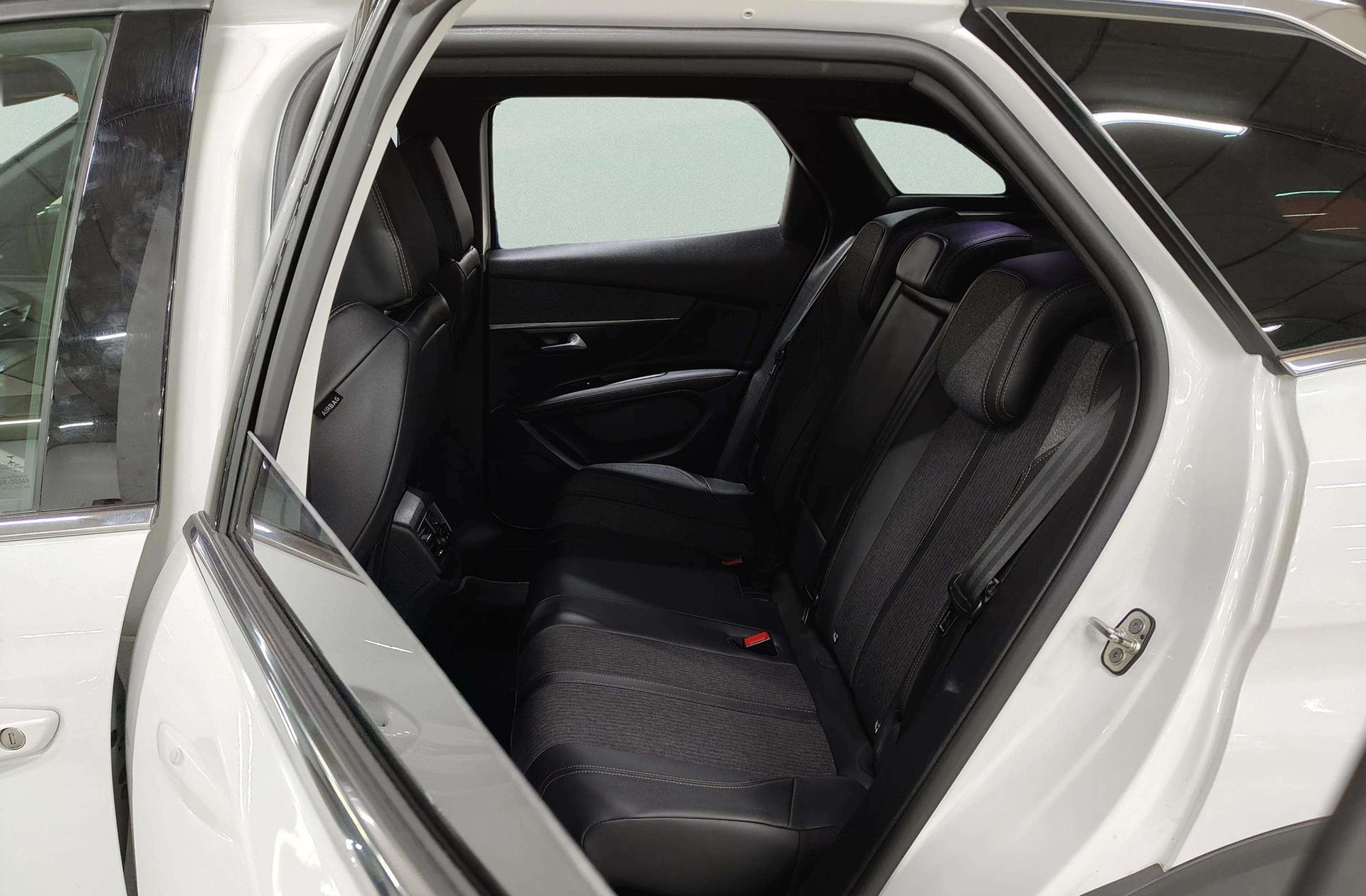 Peugeot 3008 BlueHDi 180 GT Line EAT8 - foto 13