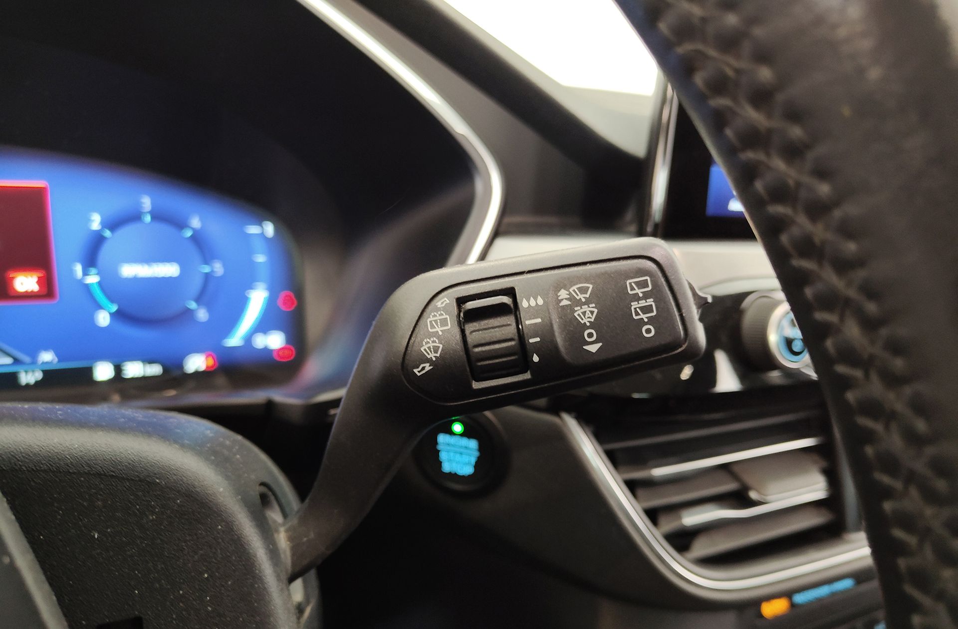 Ford Kuga 2.0 EcoBlue Titanium 4x4 - foto 29