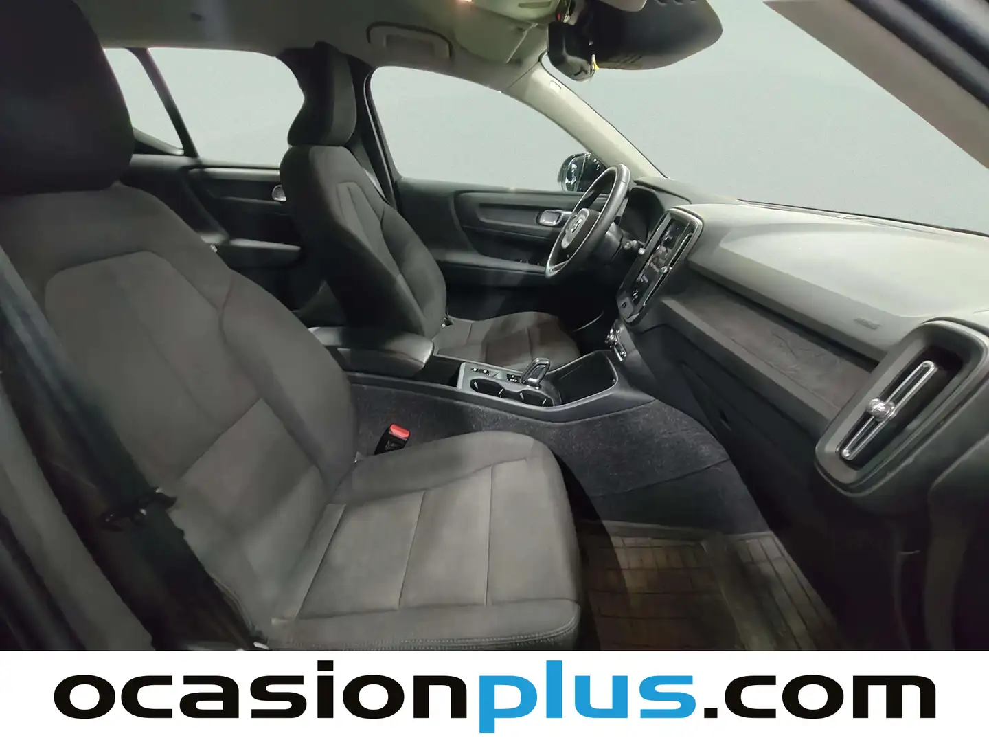 Foto Volvo XC40 Volvo XC40 T2 Momentum Core Auto (129 CV)