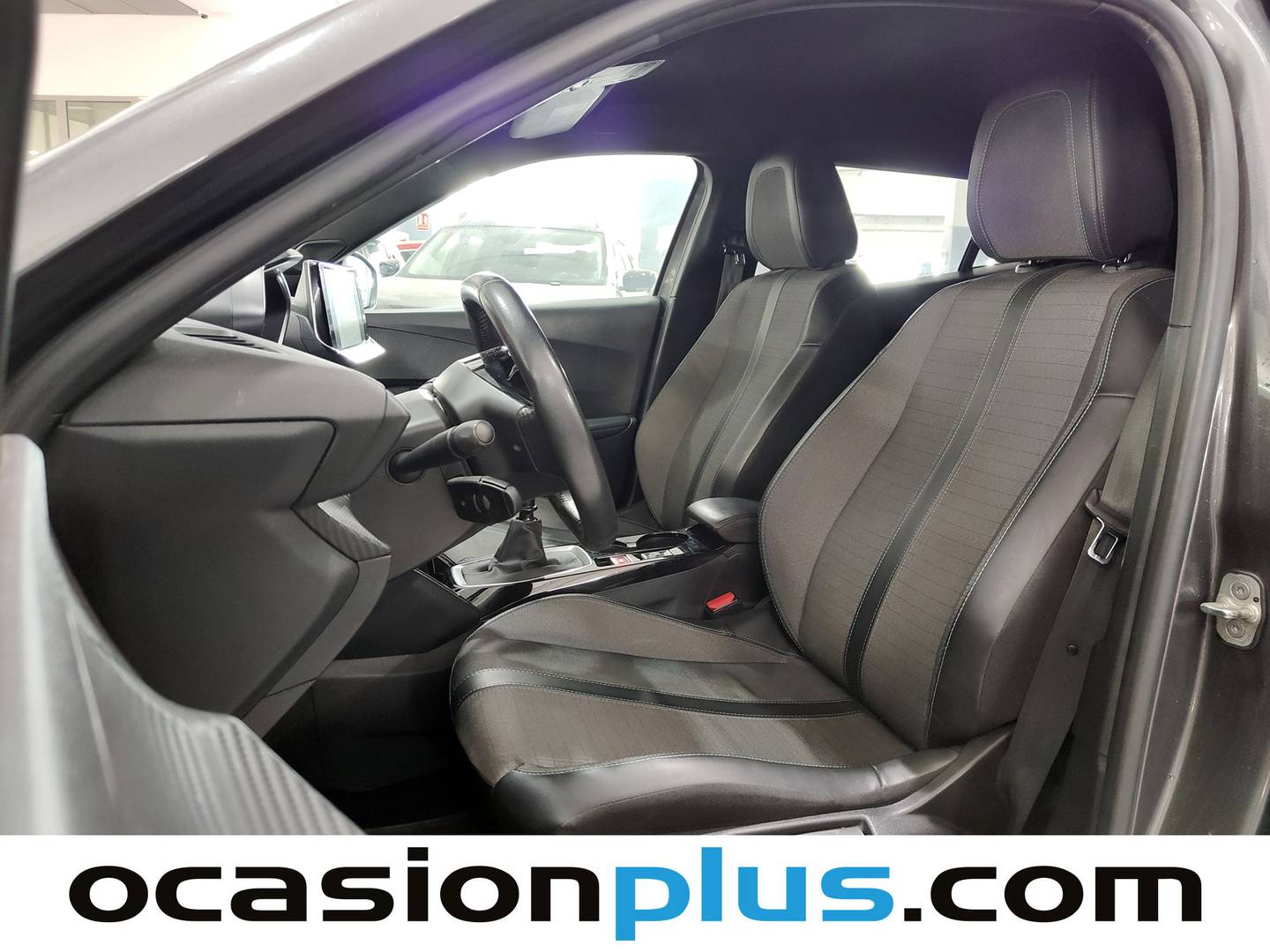 Foto asientos delanteros Peugeot 2008 Peugeot 2008 PureTech 100 S&S Allure  (100 CV)