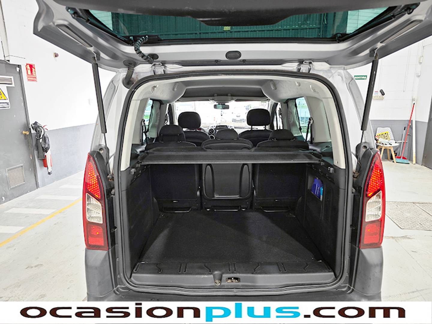 Foto asientos delanteros Peugeot Partner Peugeot Partner Tepee Combi 1.6 BlueHDi Outdoor (100 CV)
