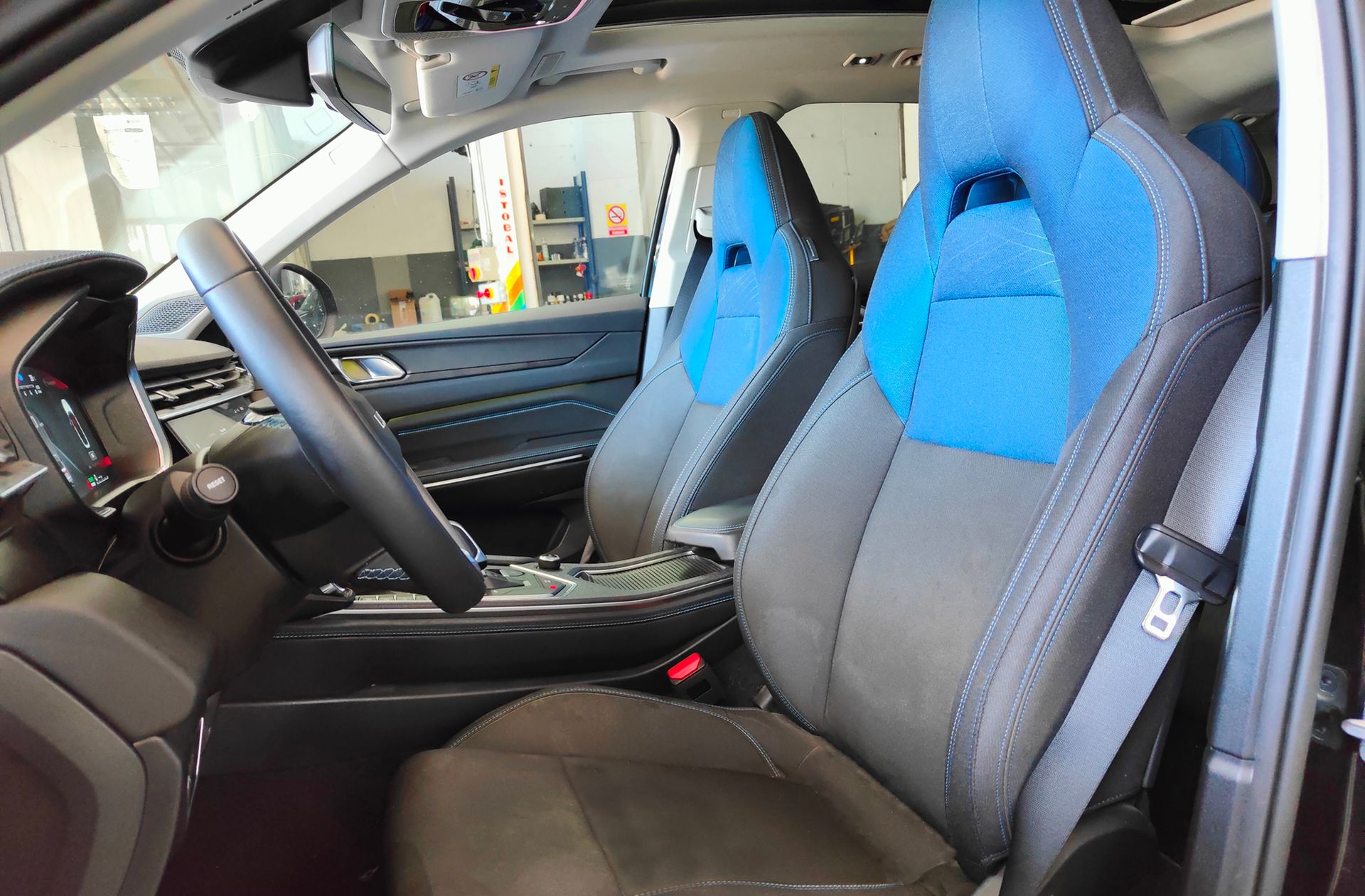 Lynk & Co 01 1.5 PHEV - foto 12