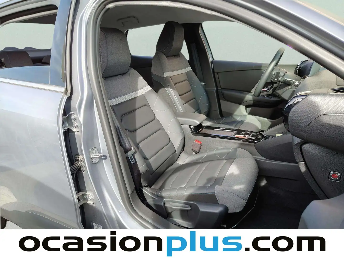 Foto Citroën C4 X Citroen C4 X 1.2 PureTech 130 S&S Shine EAT8 (131 CV)