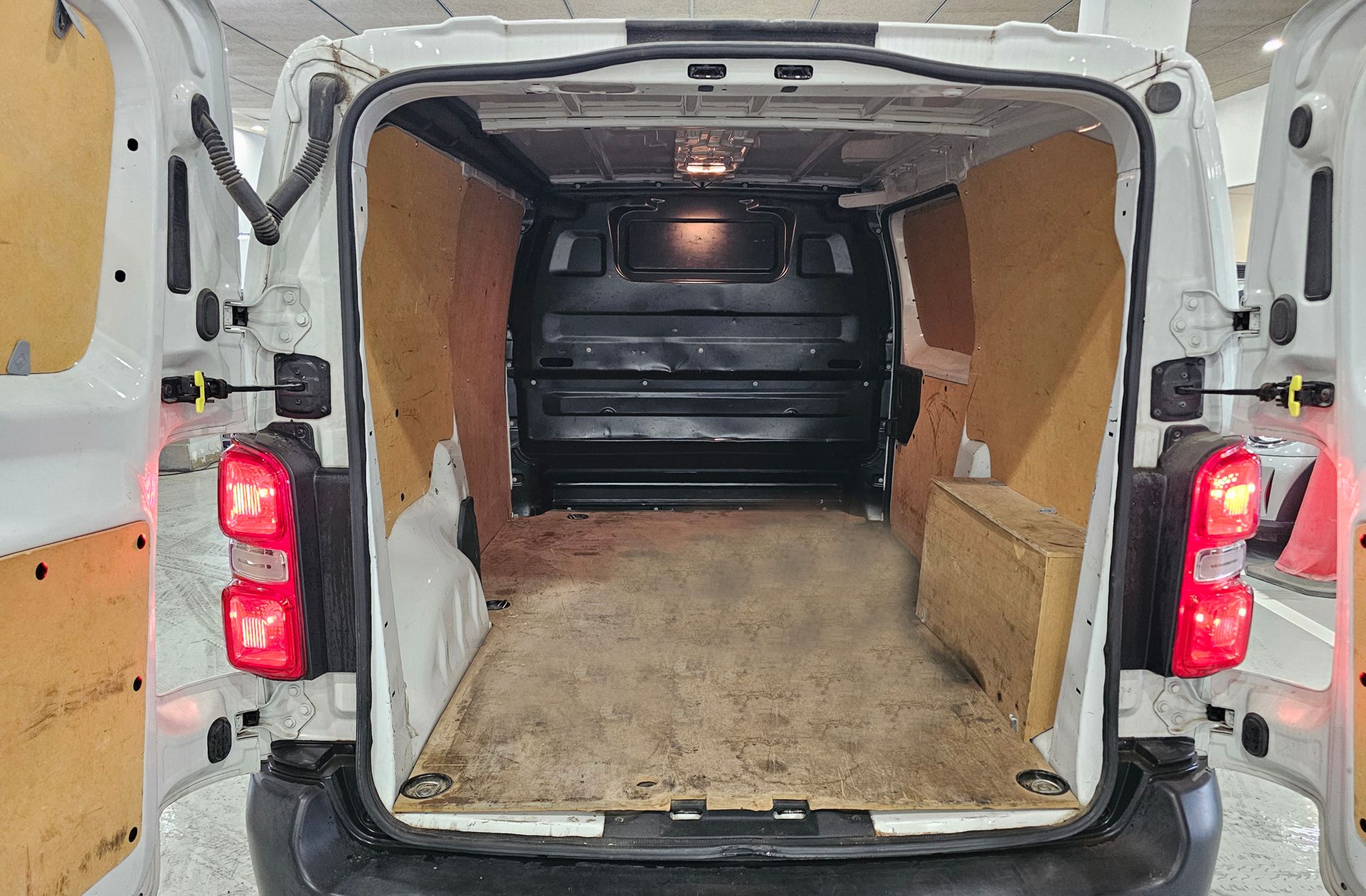 Peugeot Expert Furgon BlueHDi 100 Standard - foto 13