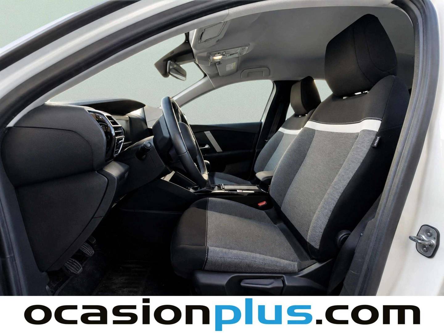Foto asientos delanteros Citroën C4 Citroën C4 BlueHDi 110 S&S Feel (110 CV)