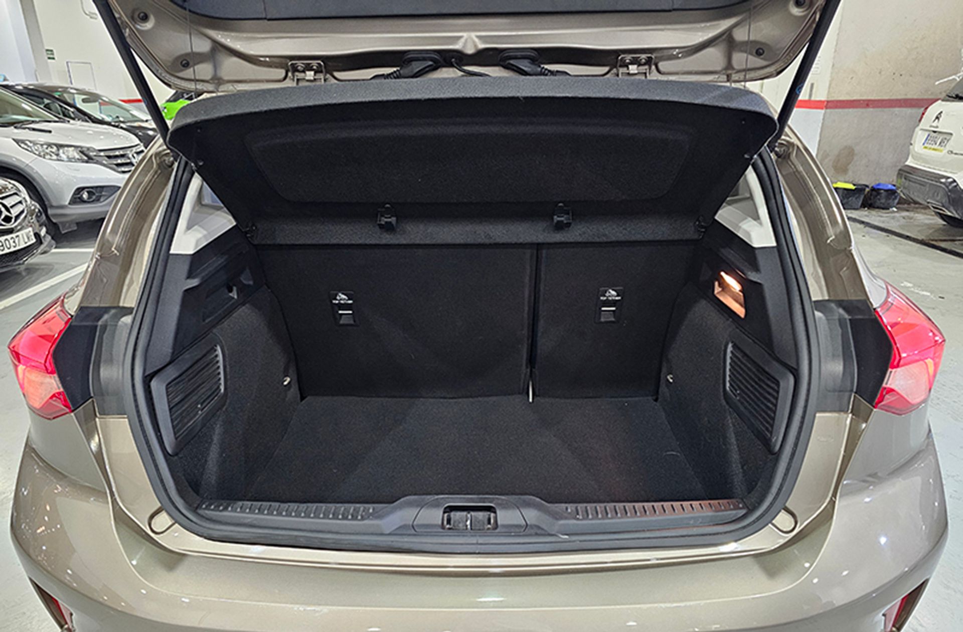 Ford Focus 1.0 EcoBoost Active - foto 15