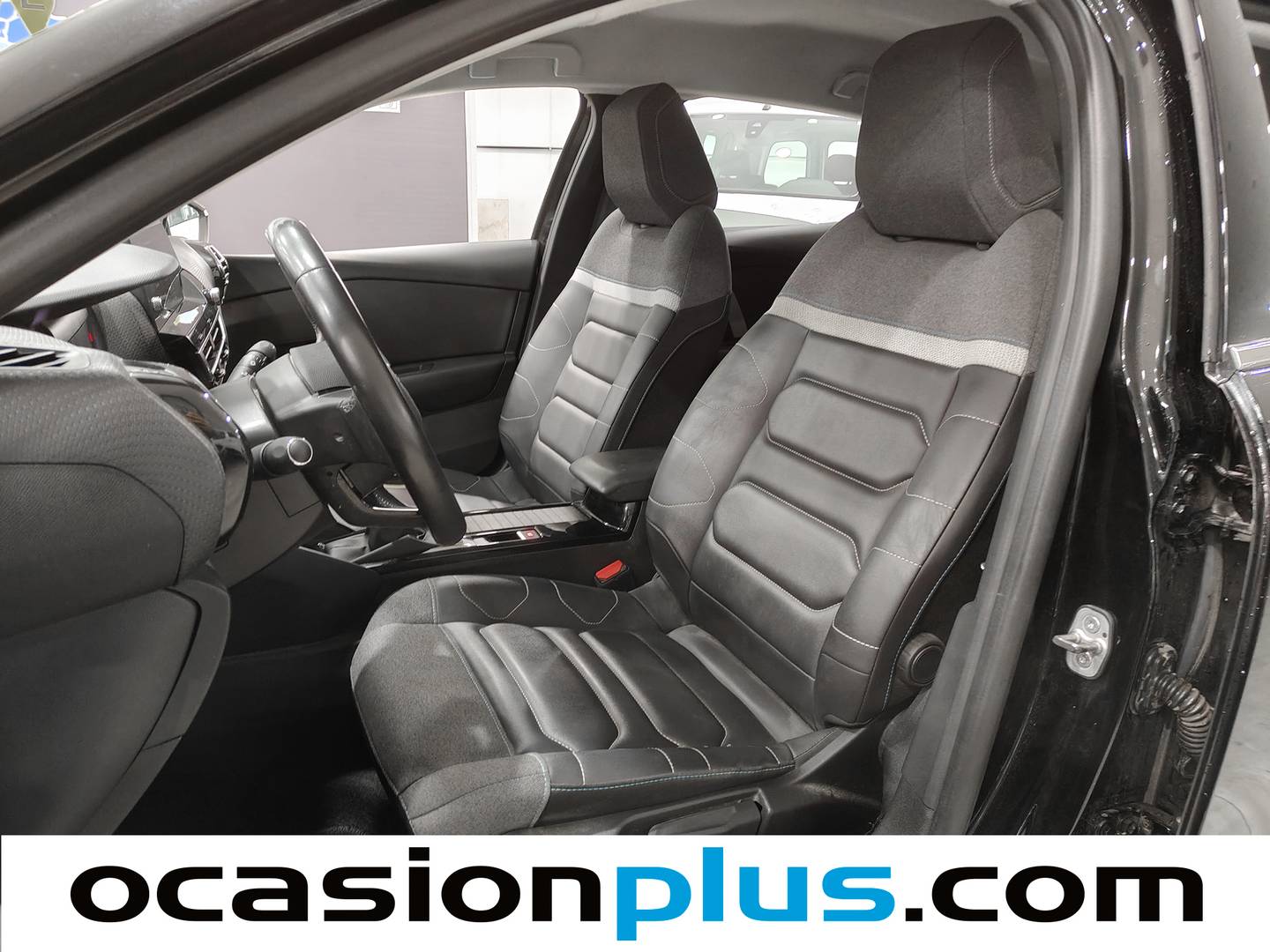 Foto Citroën C4 Citroën C4 PureTech 130 S&S Shine 96 kW (130 CV)