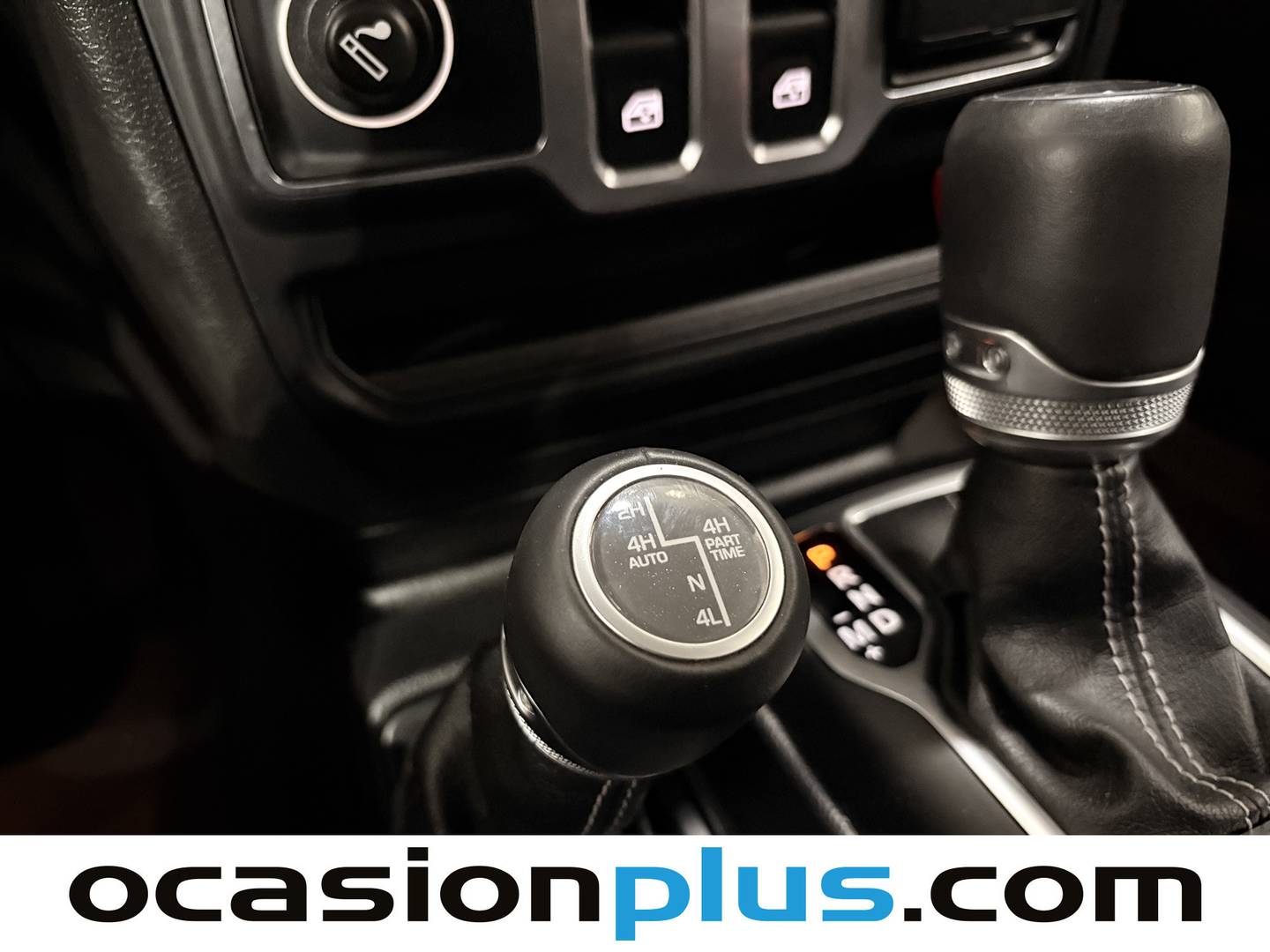 Extras y acabados del Jeep Wrangler Jeep Wrangler 2.2 CRD Sahara 8ATX (200 CV)