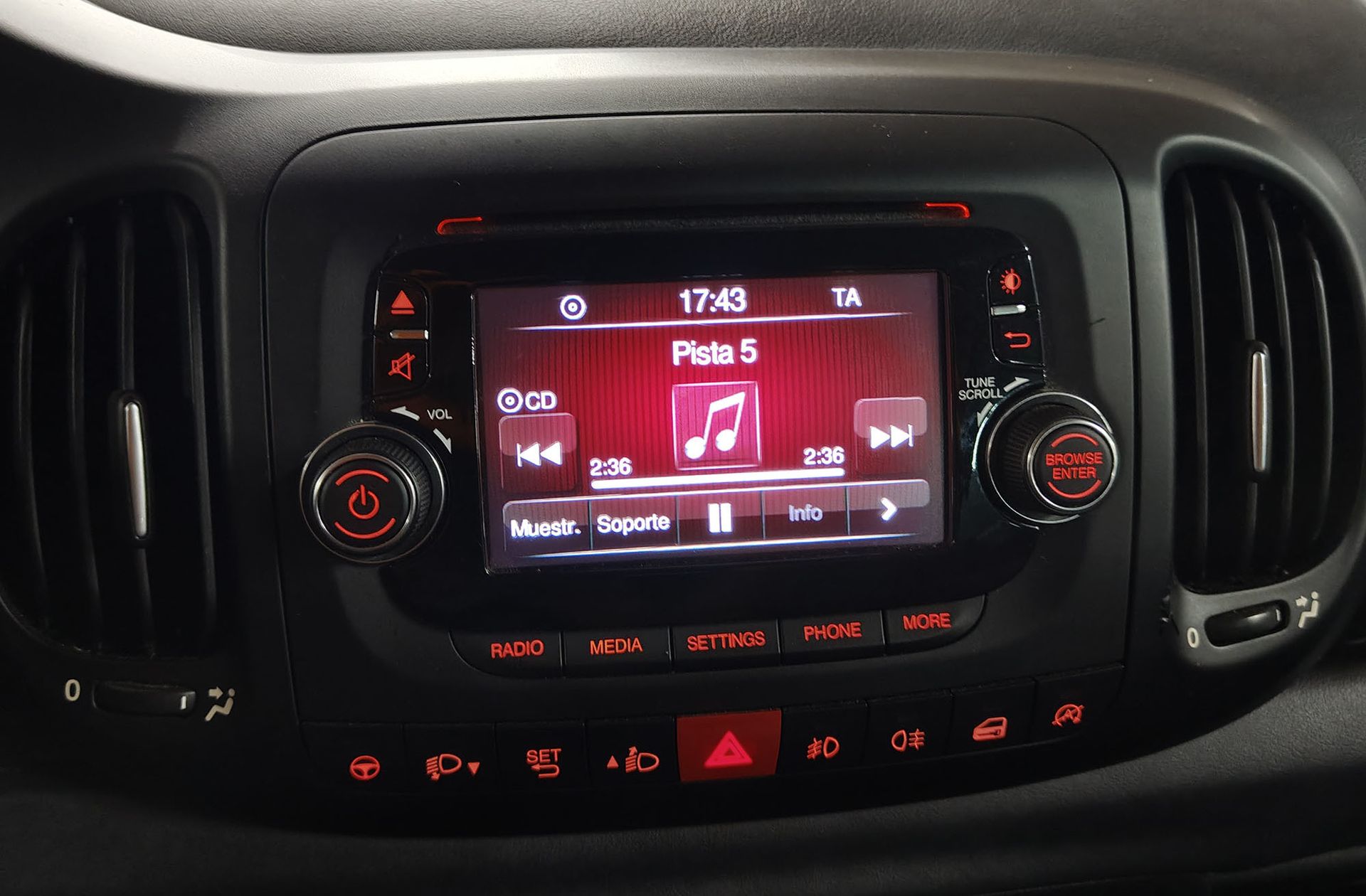 Fiat 500L 1.3 MultiJet II Living 7 plazas - foto 30