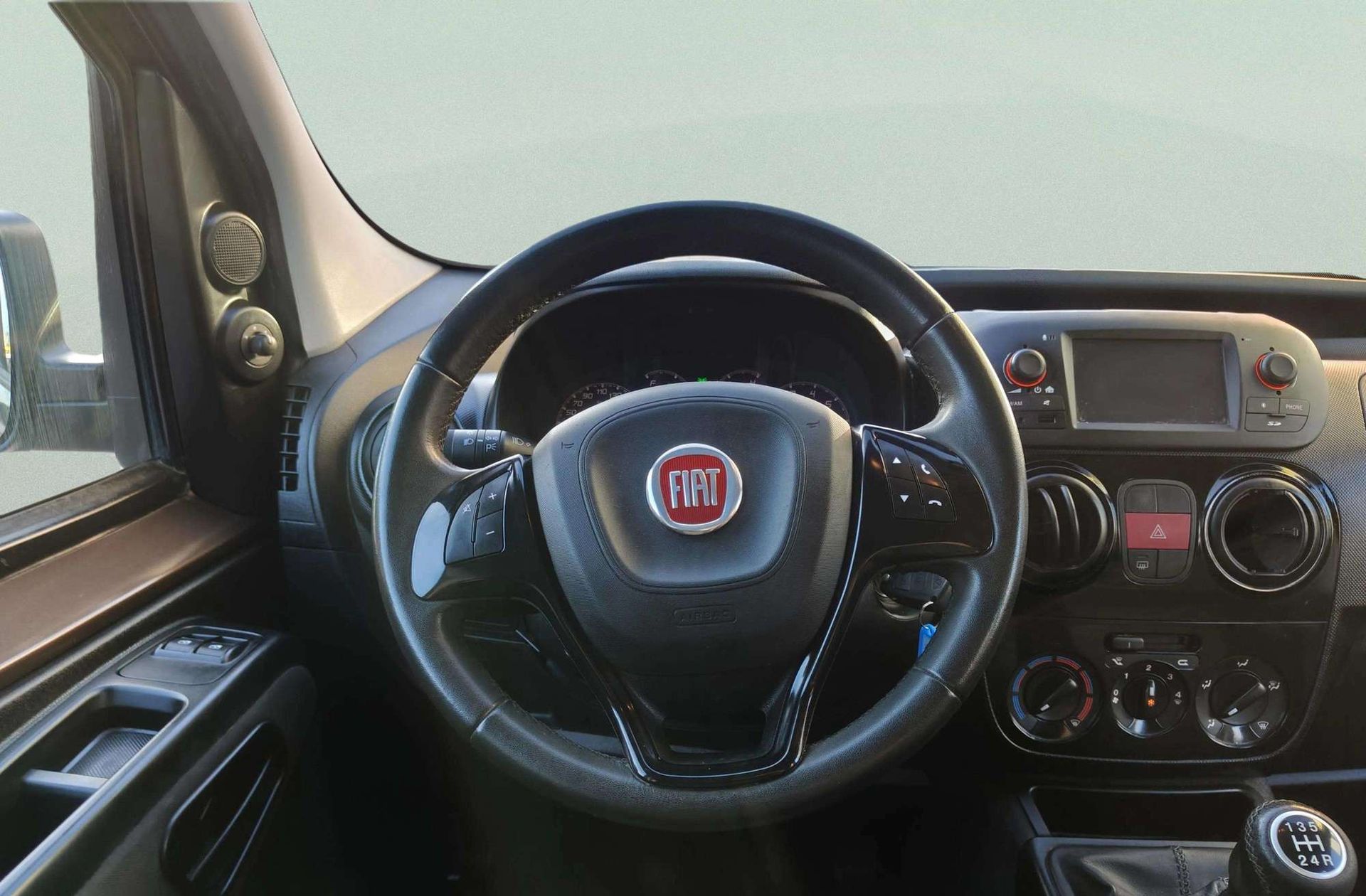 Fiat Qubo 1.3 MultiJet Trekking - foto 18