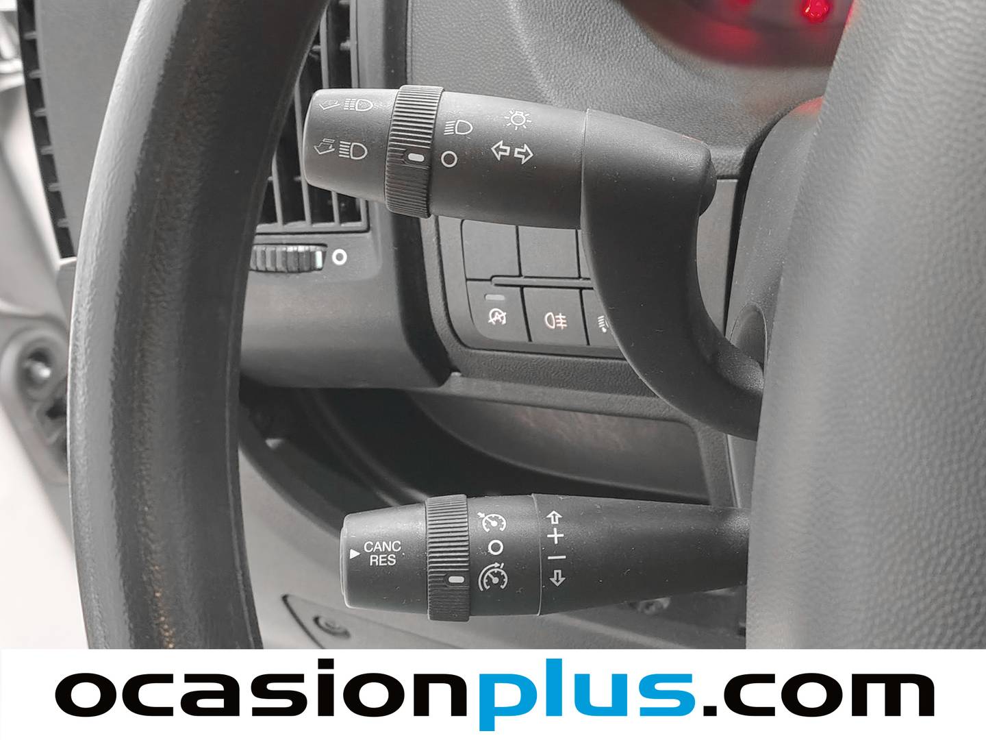 Extras y acabados del Peugeot Boxer Peugeot Boxer BlueHDi 140 S&S 335 L2H2 (140 CV)