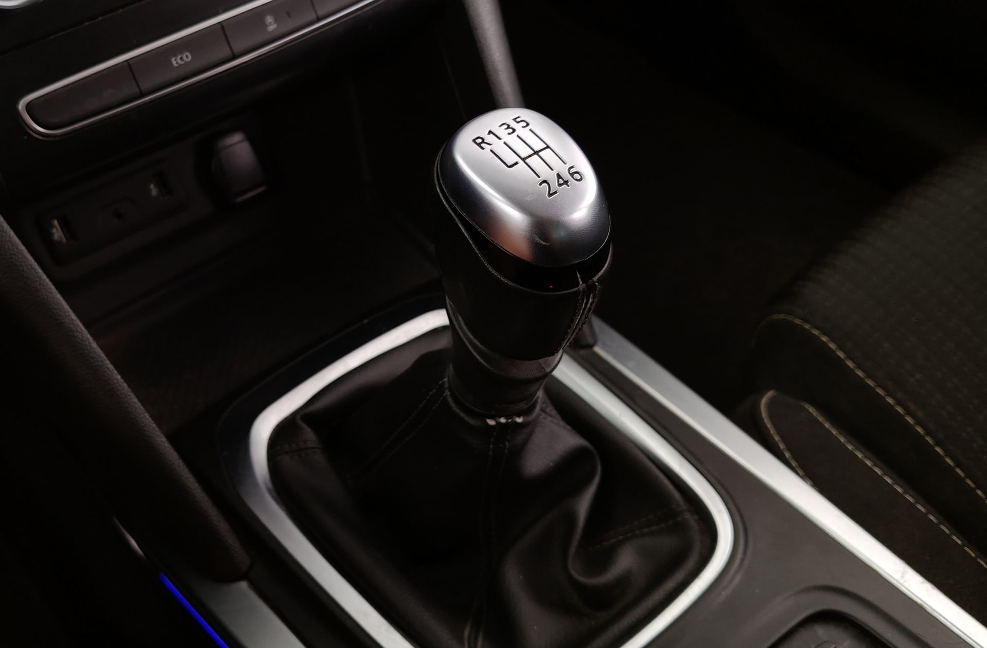 Renault Mégane Zen TCe GPF - foto 5