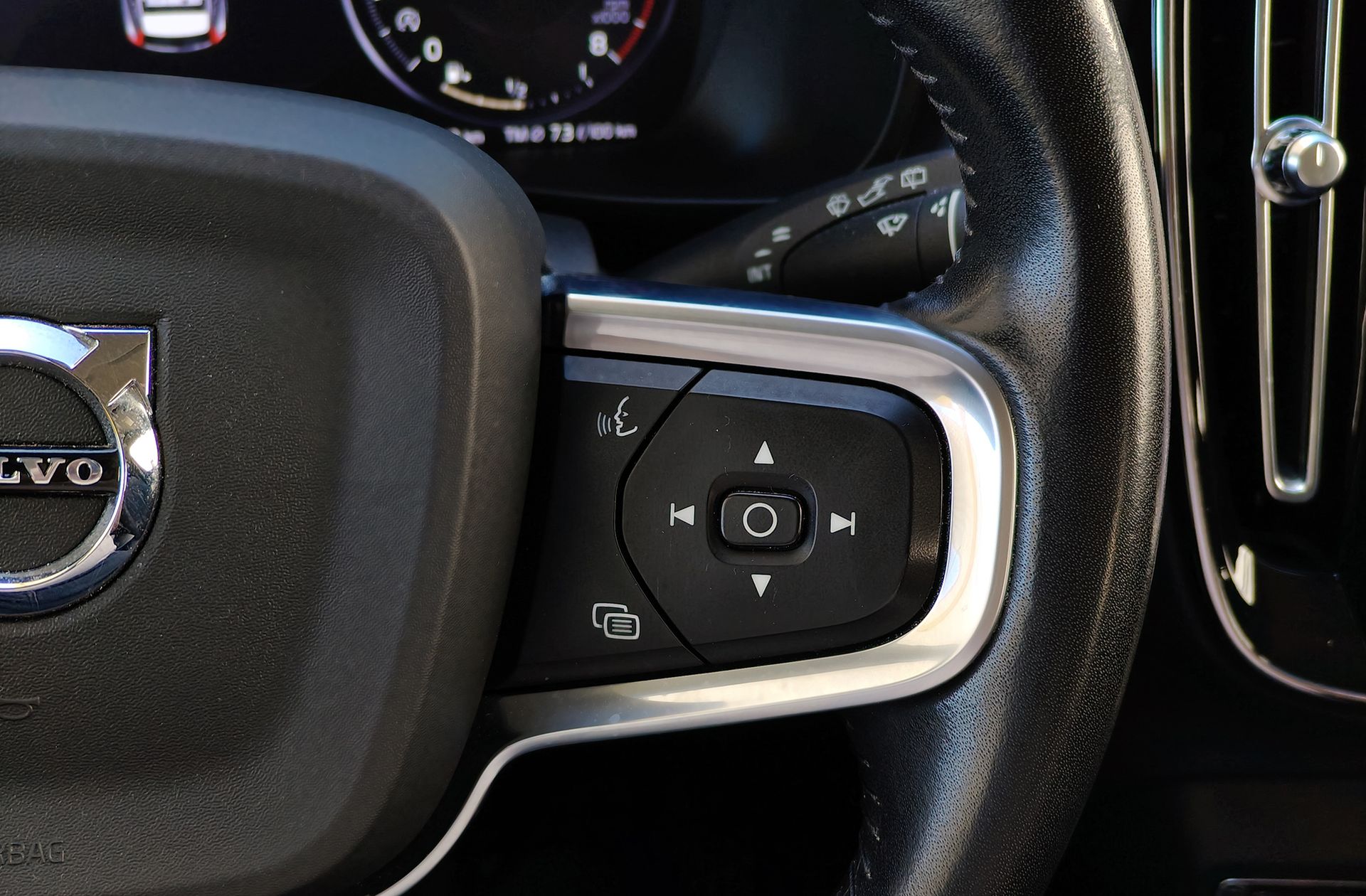 Volvo XC40 T3 Momentum Pro - foto 28