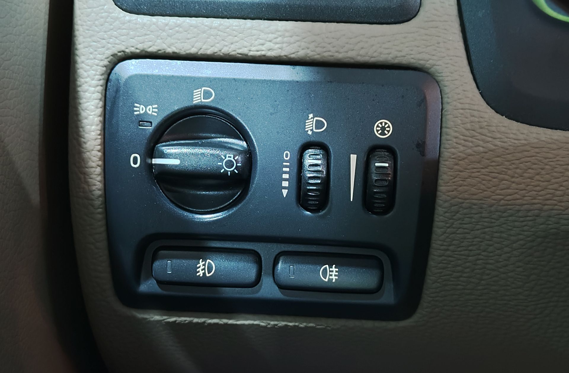 Volvo S60 2.4D Momentum - foto 19