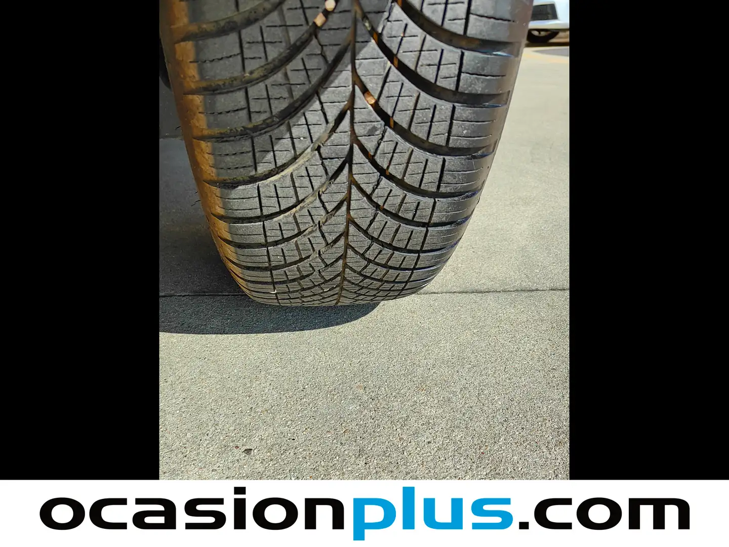 Foto Peugeot 2008 Peugeot 2008 Allure Hybrid eDCS6 (136 CV)