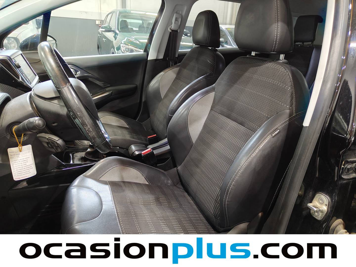 Foto asientos delanteros Peugeot 2008 Peugeot 2008 BlueHDi 120 S&S Allure (120 CV)